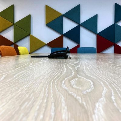 Akustik-Ucgen-Kumas-Panel-1