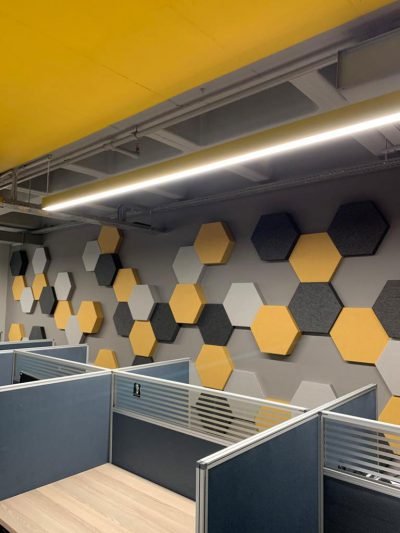 akustik-kumas-kapli-camyunu-dolgulu-altigen-panel