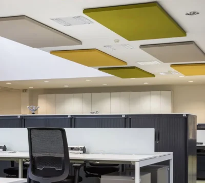 akustik-kumas-kapli-panel-yuzer-tavan